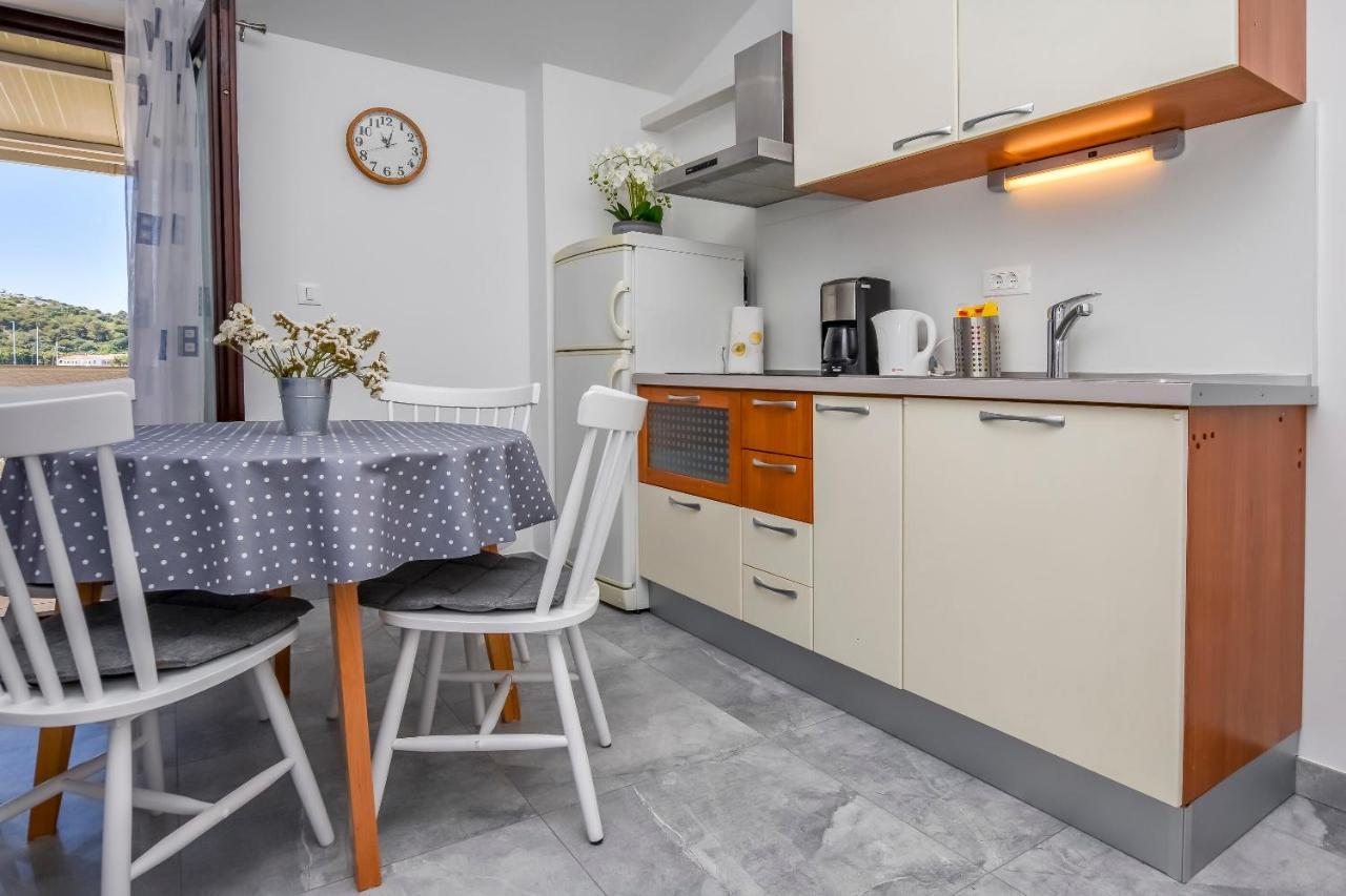 רוגוזניצה Apartments Sime מראה חיצוני תמונה