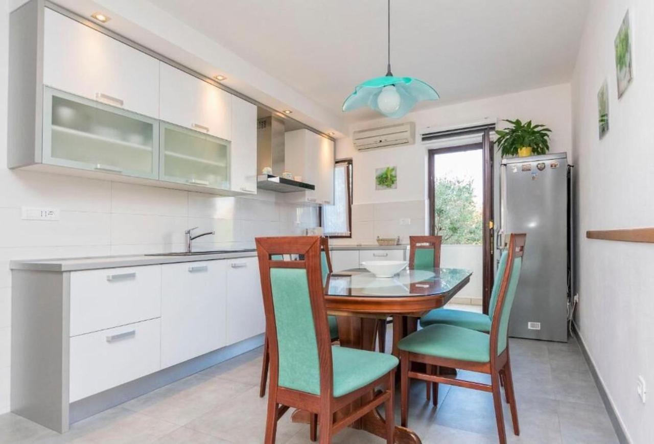 רוגוזניצה Apartments Sime מראה חיצוני תמונה